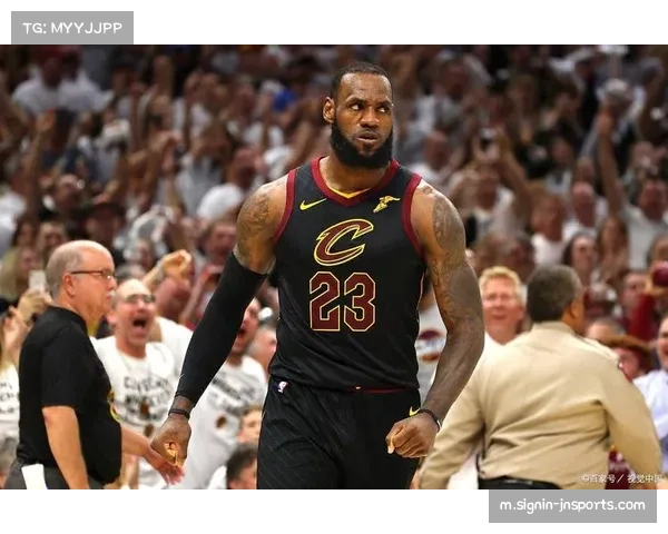 詹姆斯与裁判互动或引领NBA新型判罚交流方式 詹姆斯与裁判互动或引领NBA新型判罚交流方式